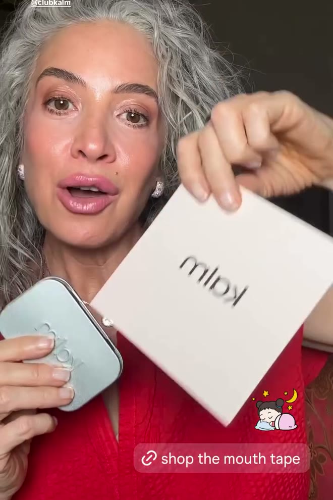 Vanessa Chamberlin holding a Kalm tin and insert